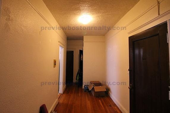 2nd image of 66 Chiswick Rd #L24