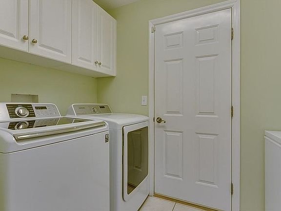 3rd image of 468 San Nicolas Way