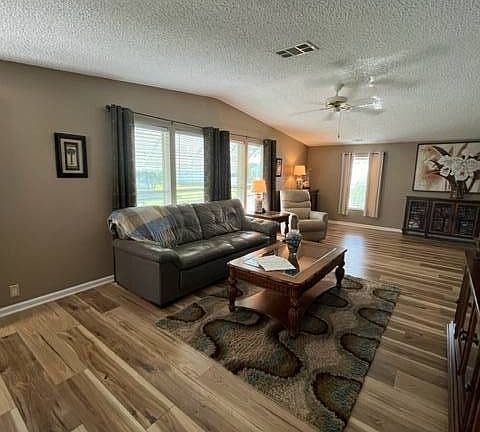 2nd image of 641 Tulip Cir W