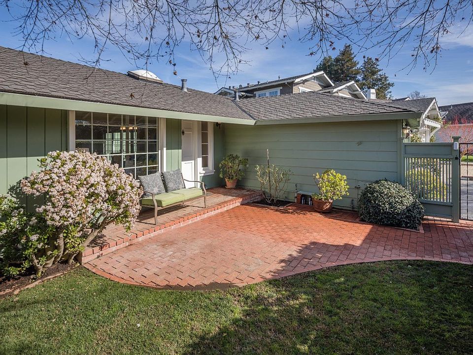 1st image of 243 Oakhurst Pl