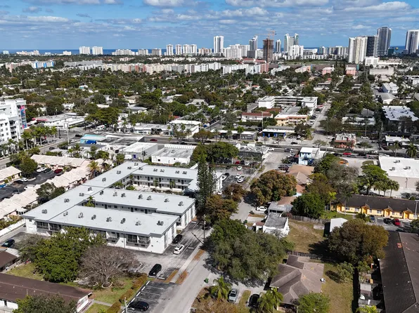 415 NE 2nd St APT 209, Hallandale, FL 33009