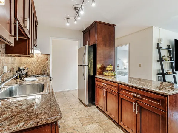 375 Jayne Ave APT 106, Oakland, CA 94610