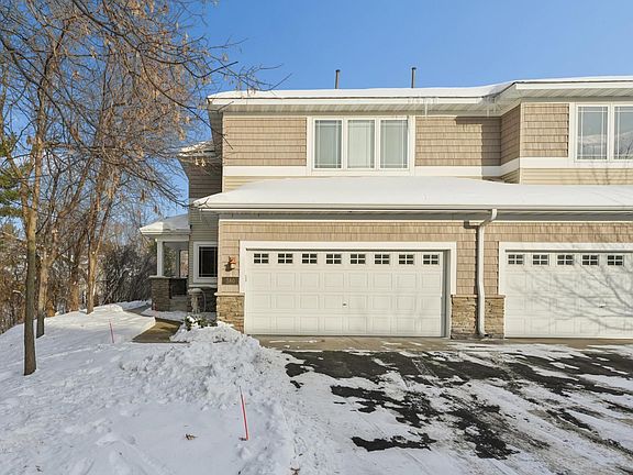 2nd image of 580 Sutherland Dr