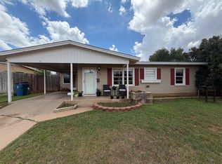 830 San Carlos St, Sweetwater, TX 79556