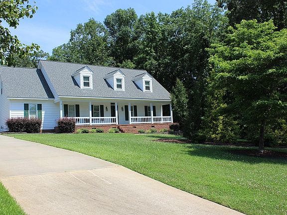 2nd image of 107 Blue Water Ct