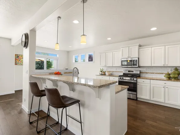 16 N Caracaras Way, Eagle, ID 83616