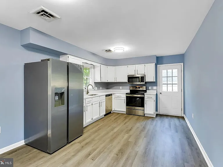 107 Walden Dr — Photo 5