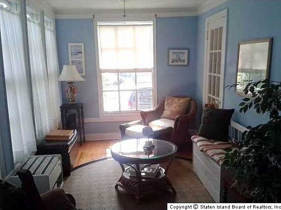 3rd image of 532 Jewett Ave