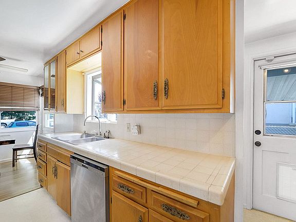 4th image of 1122 Sudene Ave