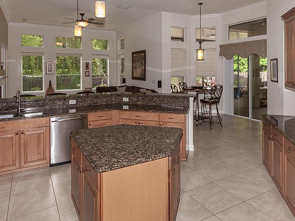 5th image of 6382 Green Myrtle Dr