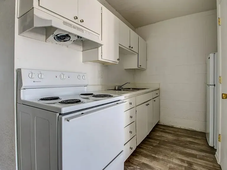 Vista Hermosa Apts — Photo 6