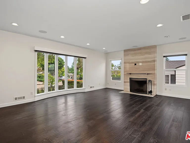175 Barlock Ave — Photo 8