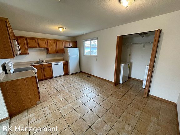 3rd image of 1516 Fairfax Dr