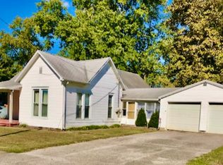 203 Winkler St, Crossville, IL 62827