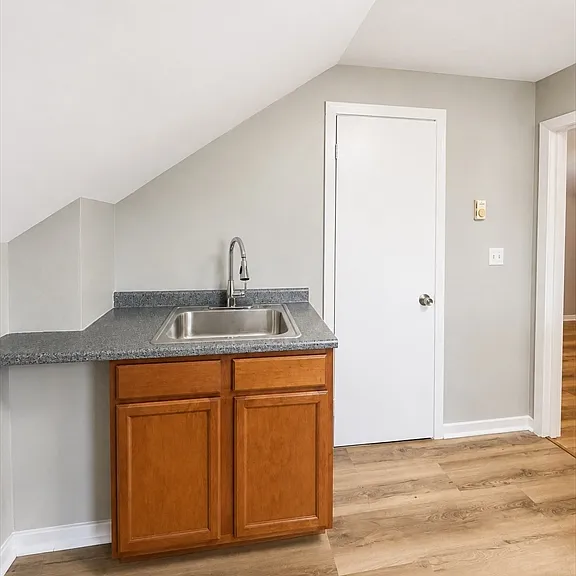 23 Brow St #3E — Photo 10
