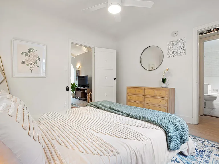 619 W Kelso St — Photo 19