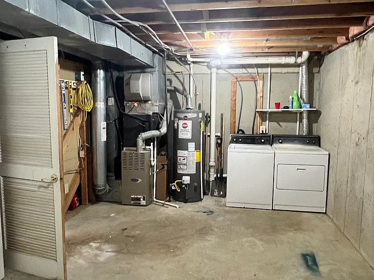 McGuffeys Ct — Photo 18