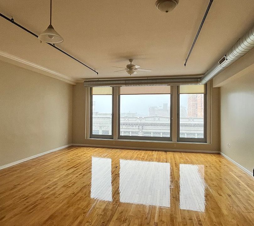 1st image of 319 S Salina St APT 12