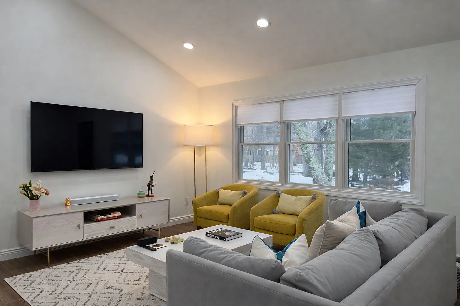 Renovated Springs Cottage Near Bay Beaches and Waterfront Dining — Photo 4