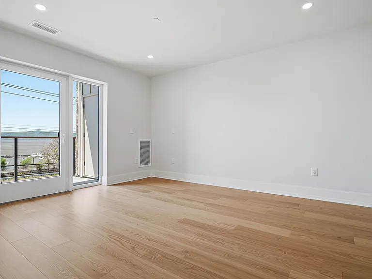 25 S Riverside Ave #208 — Photo 9