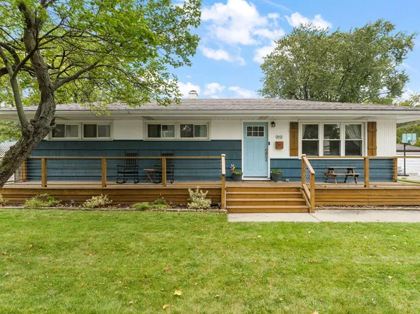 919 E Crestview Ct, Crown Point, IN 46307
