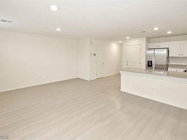 10923 Heatherford Ave — Photo 12
