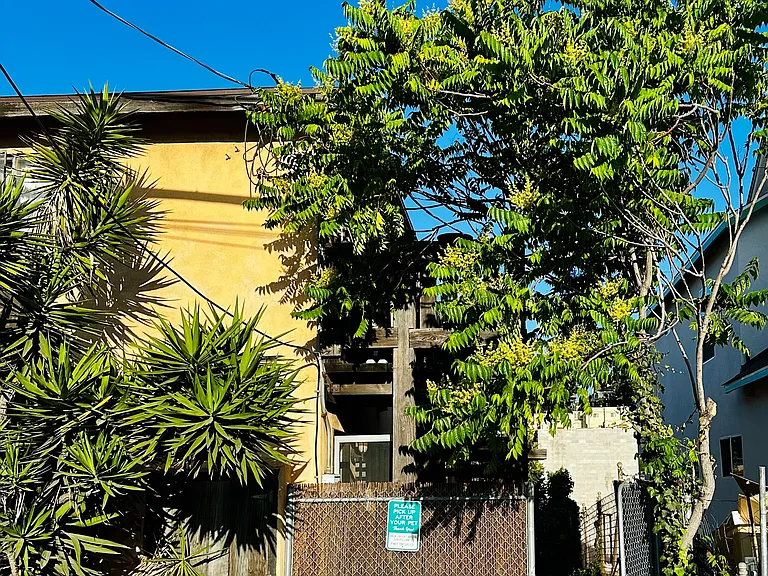 1624 Scott Ave — Photo 3