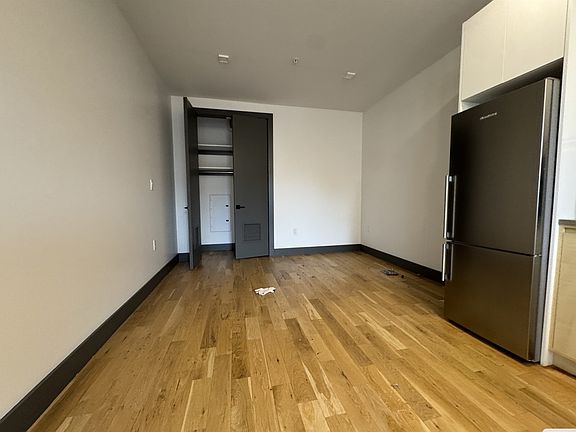 3rd image of 413-419 Arlington Ave #409