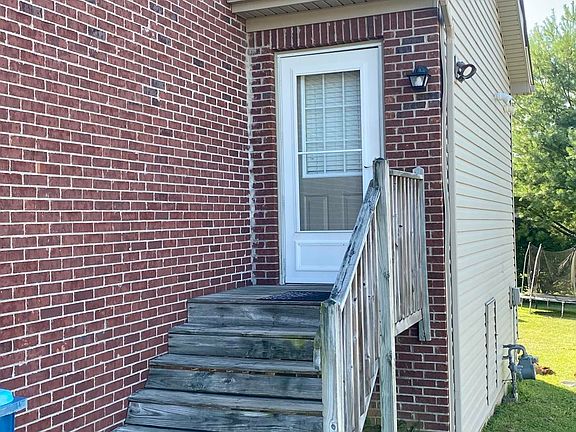 5th image of 1215 Evergreen Way