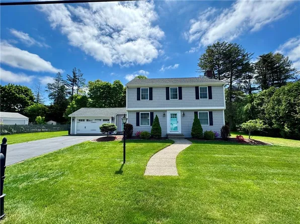 10 Evergreen Rd, Lincoln, RI 02865