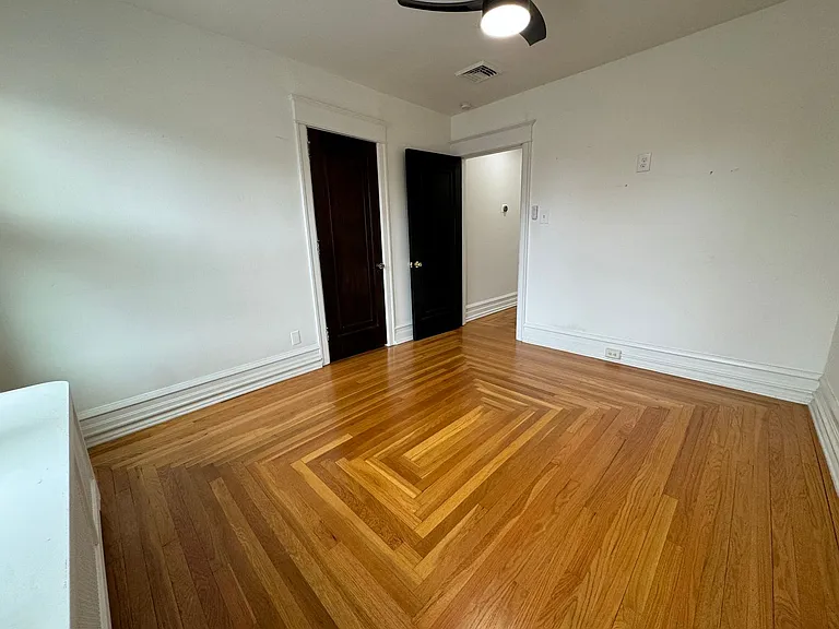 2201 W Gordon St — Photo 49