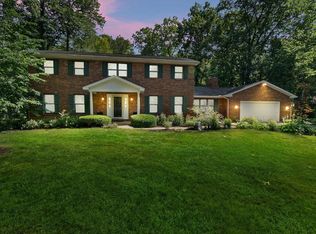 832 Rollingwood Ln, Fort Wayne, IN