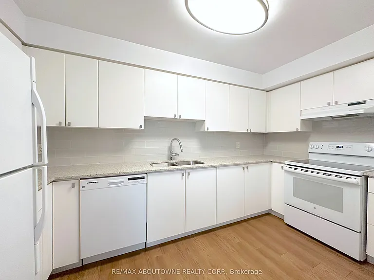 268 Merton St #205 — Photo 6
