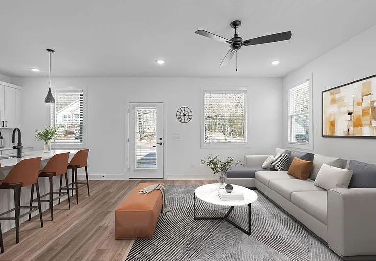1316 E Lenoir St — Photo 3