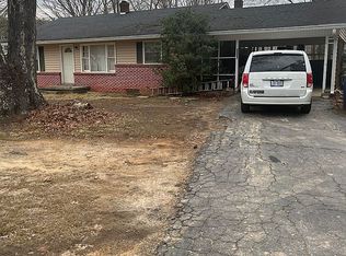 5533 Pine View Dr, Winston Salem, NC 27105