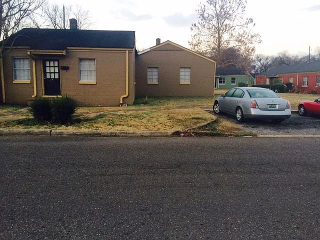2nd image of 500 Center St S