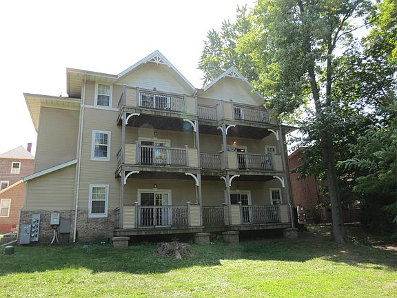 2nd image of 606 1/2 W Elm St #2
