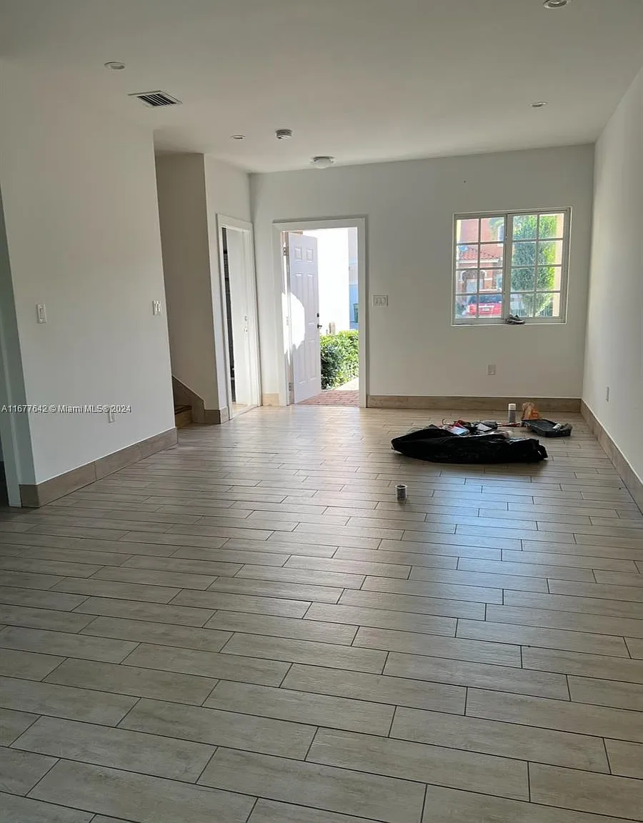 Palm Villas Townhomes I C — Photo 2