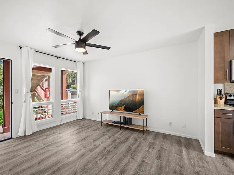 4461 Kamoa Rd #E11 — Photo 10