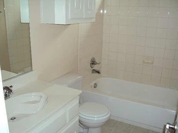 5th image of 417 High Desert Dr