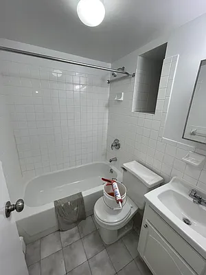 Rented by Glasser Realty LLC | media 21