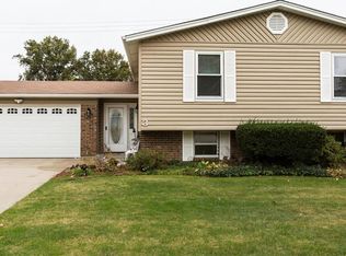 3 W Douglas Dr, Saint Peters, MO 63376