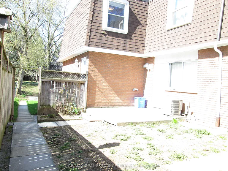 648 Francis Rd — Photo 32