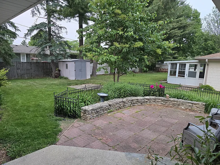 2332 Harvard Dr — Photo 10