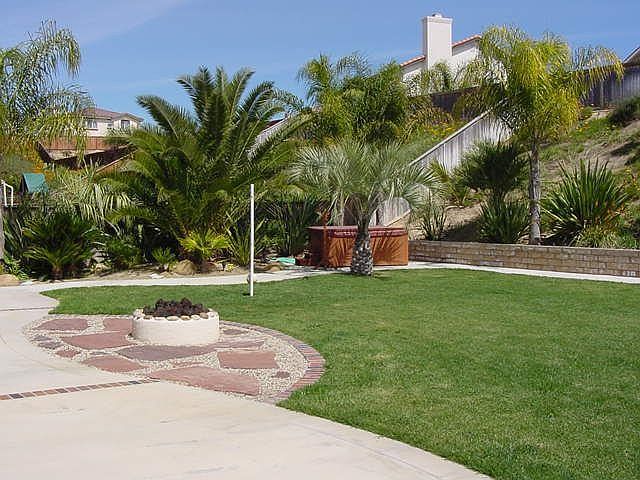 Huge Yard, Outdoor Firepit and Heated Spa