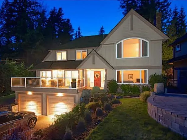 457 Hillcrest St, West Vancouver, BC V7V 2L8