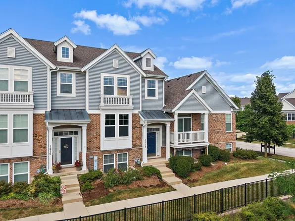 1214 Tuscany Dr, Streamwood, IL 60107