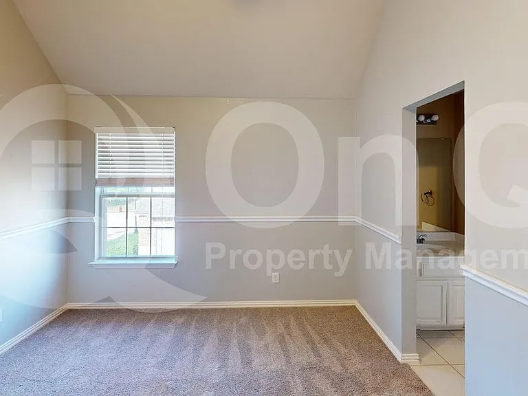 4536 Brenda Dr — Photo 9