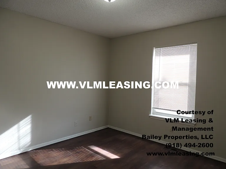 404 W Vicksburg St — Photo 33