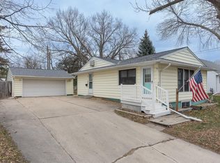 16 Malin St, Mankato, MN 56001